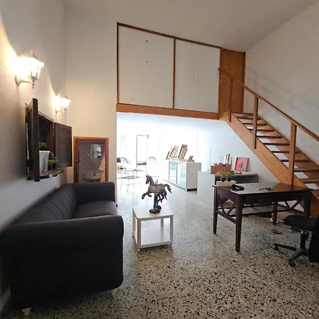 בית הארחה Blue Mango Surf House Center