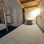 Blue Mango Surf House Center ,cocina 3*