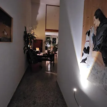 Blue Mango Surf House Center Gasthof 3*