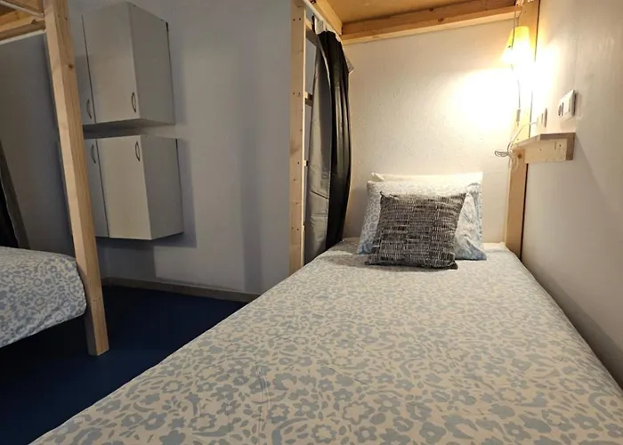 Blue Mango Surf House Center 3*