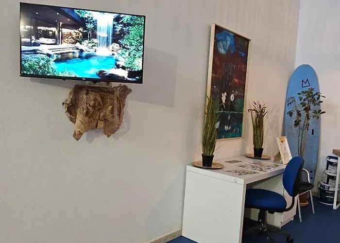 Blue Mango Surf House Center 3*