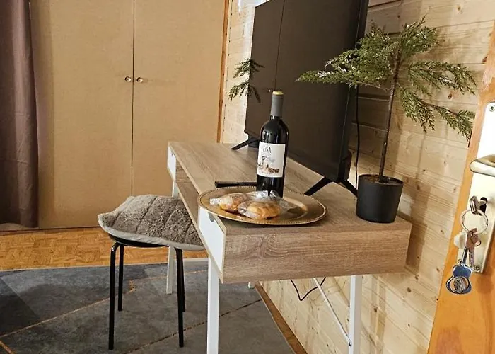 Blue Mango Surf House Center Gasthof 3*