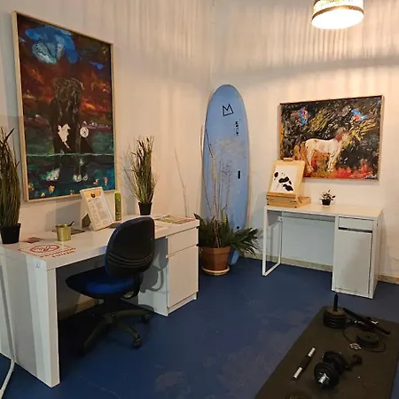 Blue Mango Surf House Center Penzion