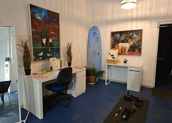 Blue Mango Surf House Center Penzion